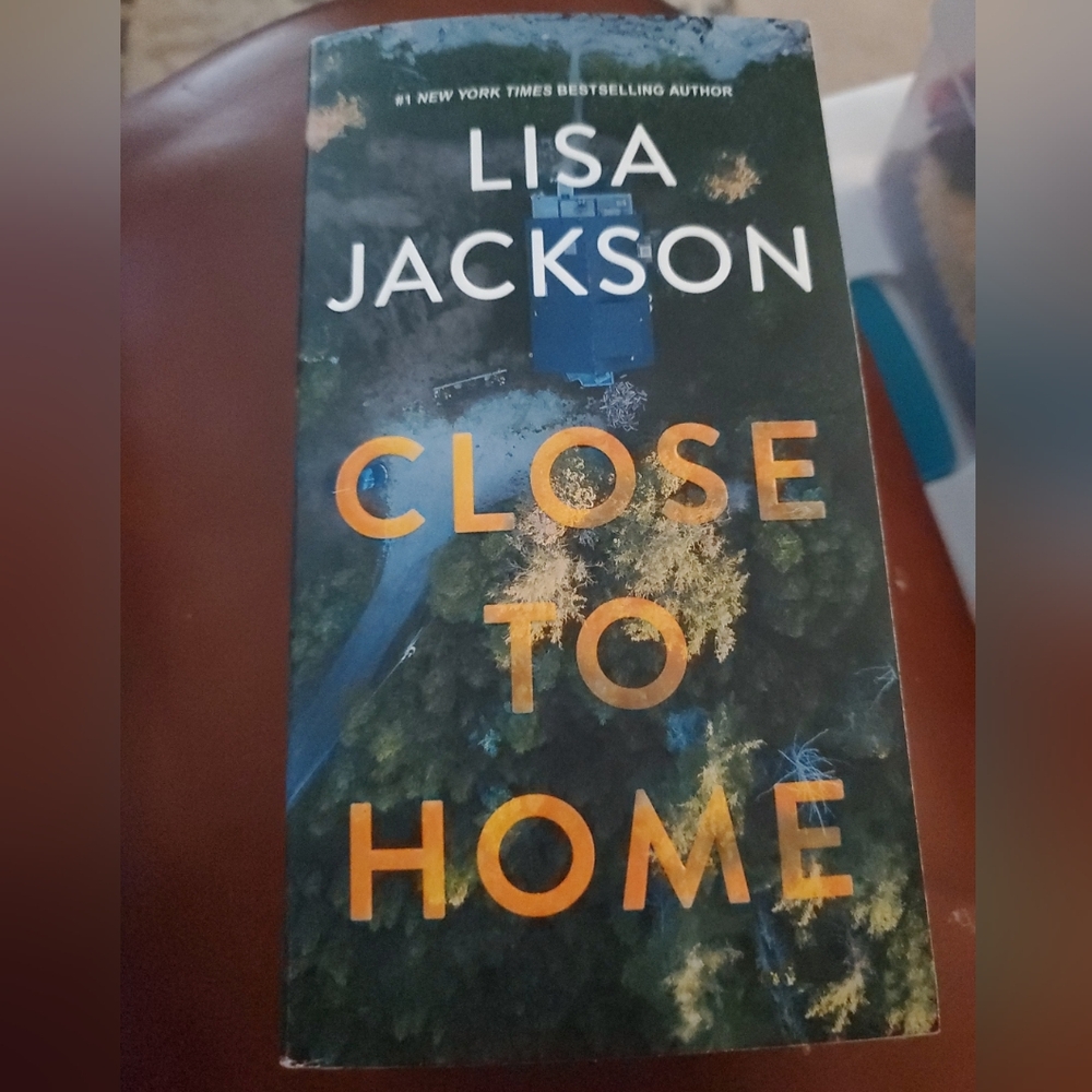 Close To Home by Lisa Jackson Paperback Used Condition